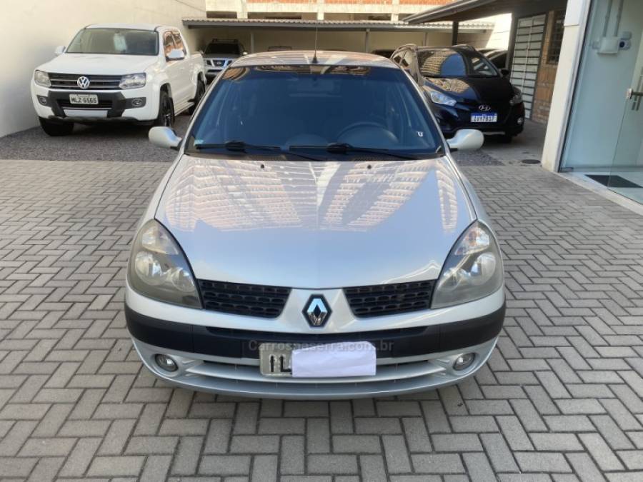 RENAULT - CLIO - 2004/2004 - Prata - R$ 19.900,00