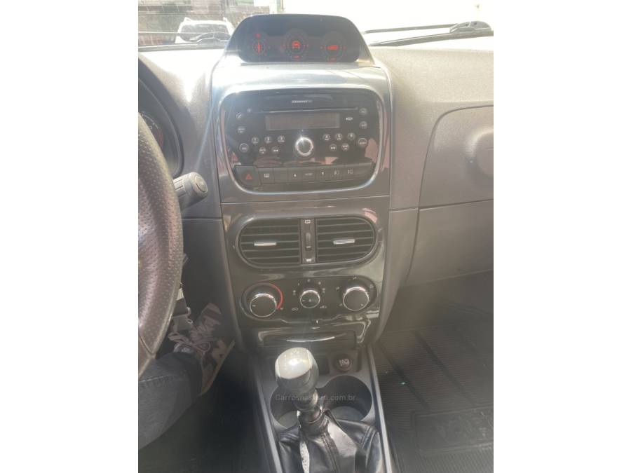 FIAT - PALIO - 2015/2015 - Cinza - R$ 46.900,00