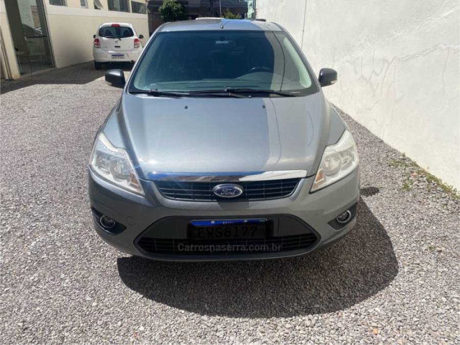 FORD - FOCUS - 2011/2012 - Cinza - R$ 40.900,00