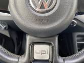 VOLKSWAGEN - UP - 2015/2016 - Branca - R$ 51.900,00