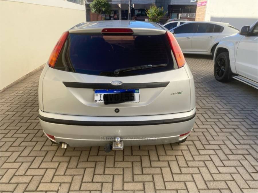 FORD - FOCUS - 2008/2008 - Prata - R$ 25.900,00
