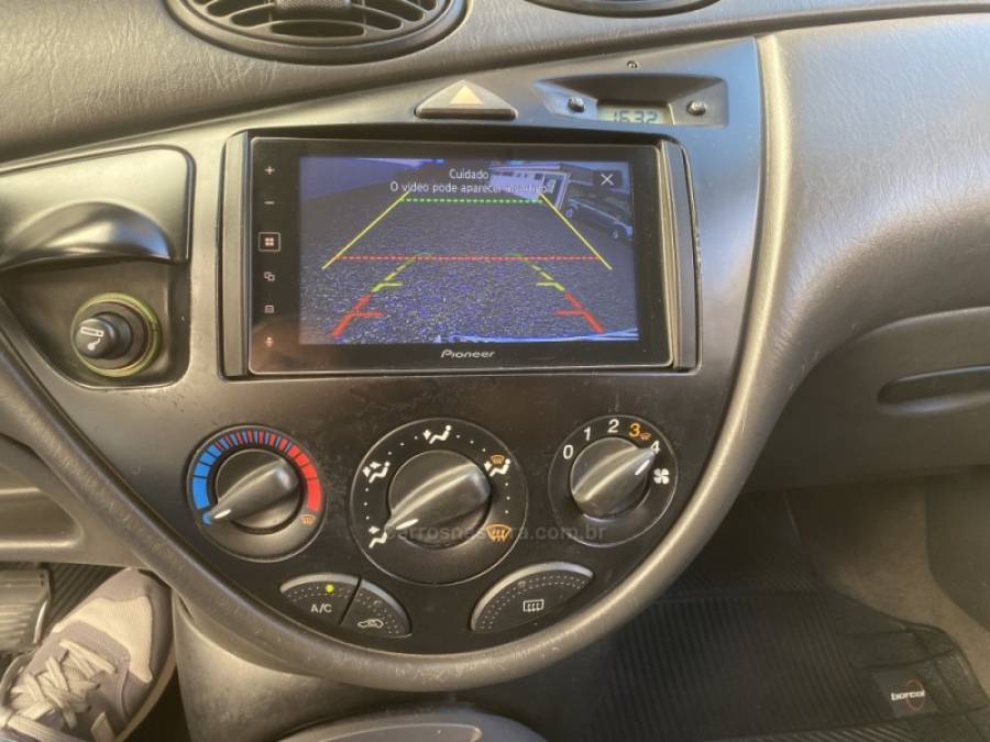 FORD - FOCUS - 2008/2008 - Prata - R$ 25.900,00