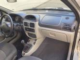 RENAULT - CLIO - 2004/2004 - Prata - R$ 19.900,00