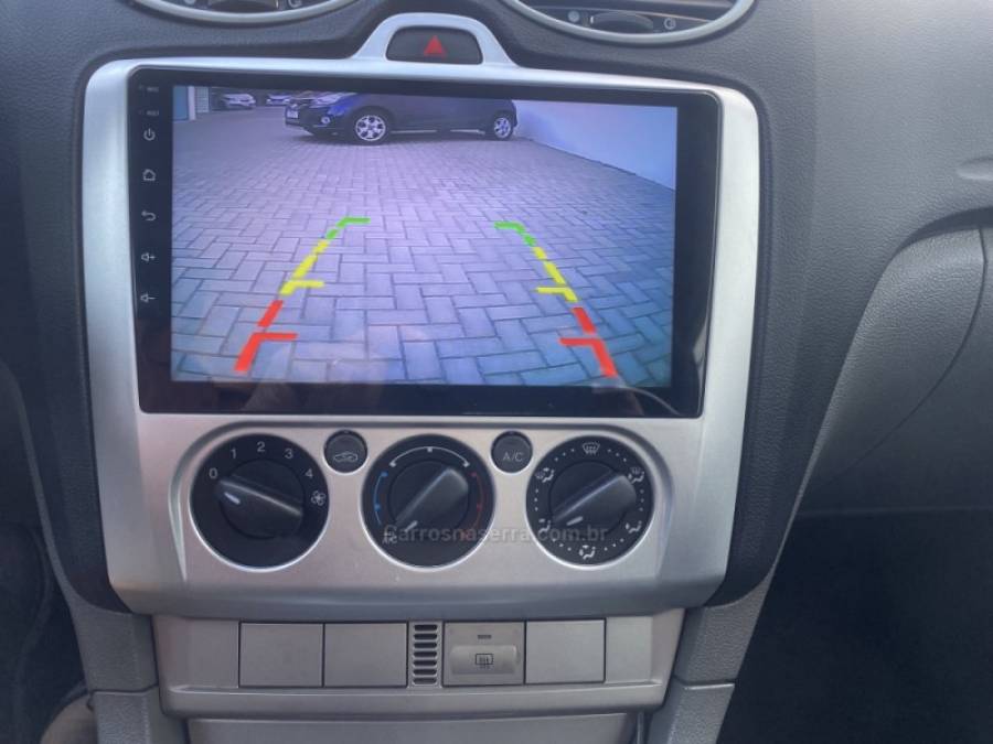 FORD - FOCUS - 2011/2012 - Preta - R$ 42.900,00