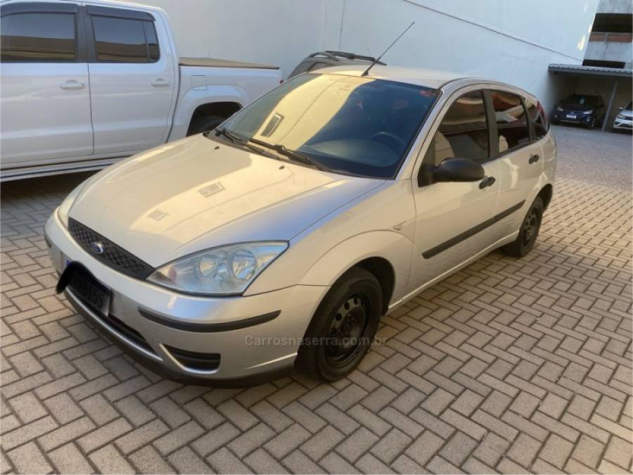 FORD - FOCUS - 2008/2008 - Prata - R$ 25.900,00