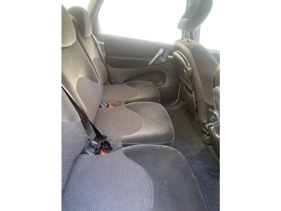 CITROËN - XSARA PICASSO - 2011/2012 - Prata - R$ 23.900,00