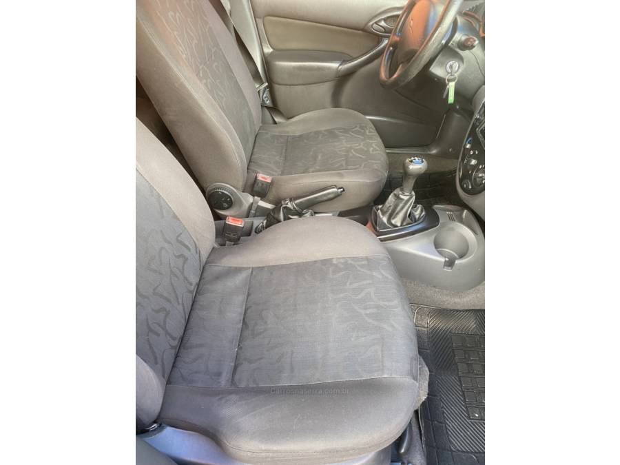 FORD - FOCUS - 2008/2008 - Prata - R$ 25.900,00
