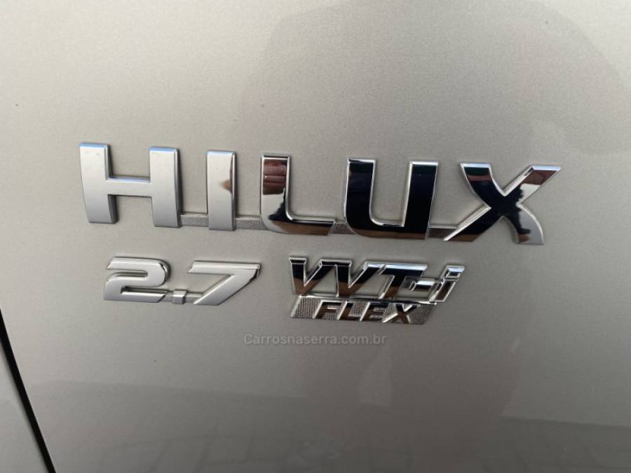 TOYOTA - HILUX - 2014/2014 - Prata - R$ 120.900,00