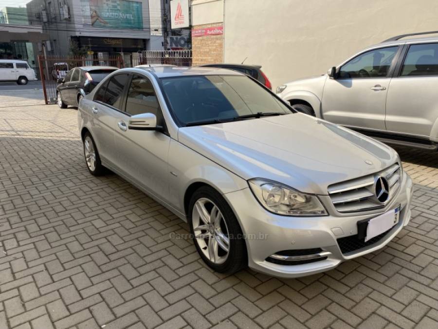 MERCEDES-BENZ - C 180 - 2011/2012 - Prata - R$ 72.900,00