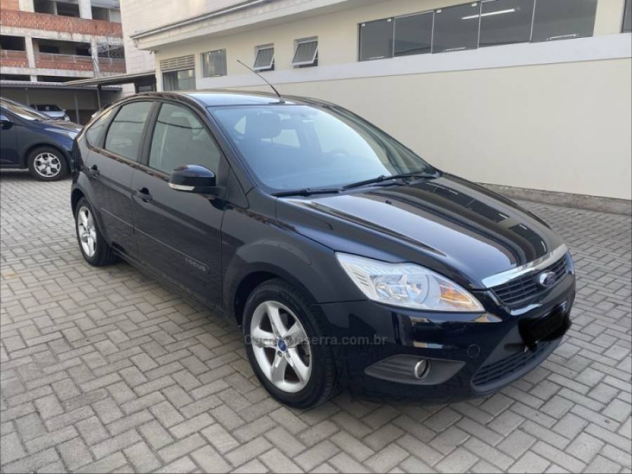 FORD - FOCUS - 2011/2012 - Preta - R$ 42.900,00