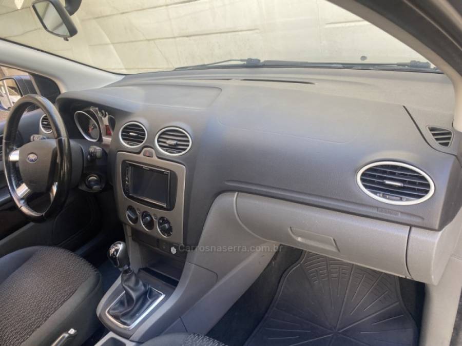 FORD - FOCUS - 2011/2012 - Cinza - R$ 40.900,00