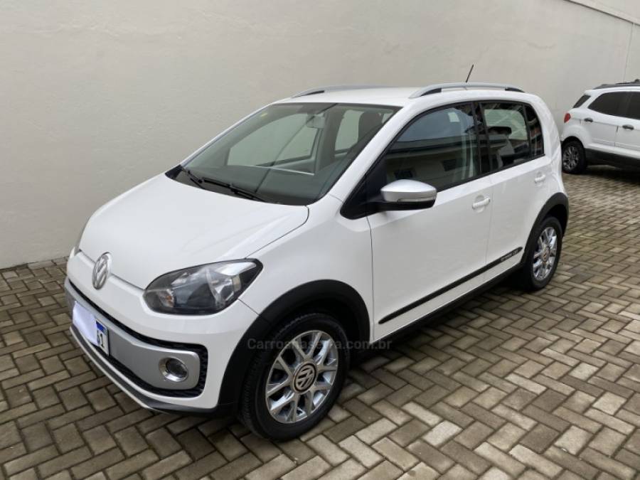 VOLKSWAGEN - UP - 2015/2016 - Branca - R$ 51.900,00