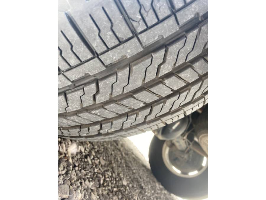 TOYOTA - HILUX - 2014/2014 - Prata - R$ 120.900,00