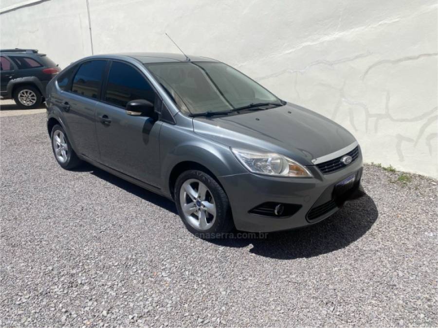 FORD - FOCUS - 2011/2012 - Cinza - R$ 40.900,00