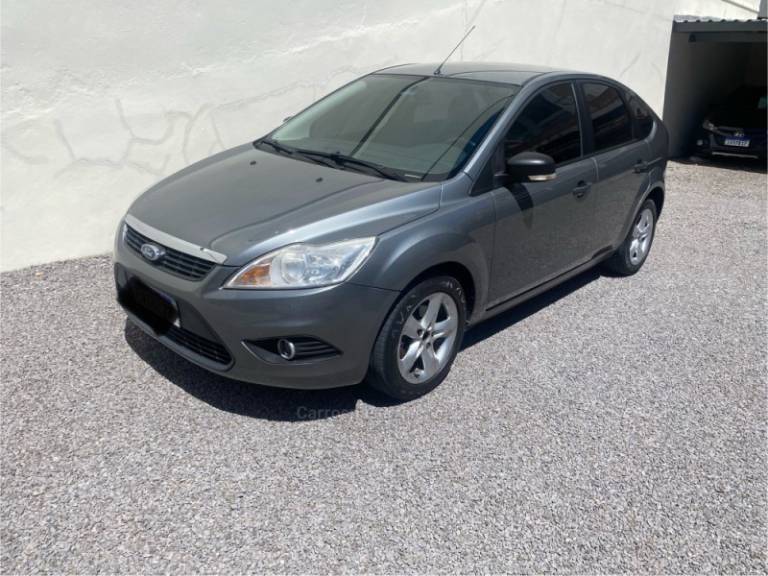 FORD - FOCUS - 2011/2012 - Cinza - R$ 40.900,00