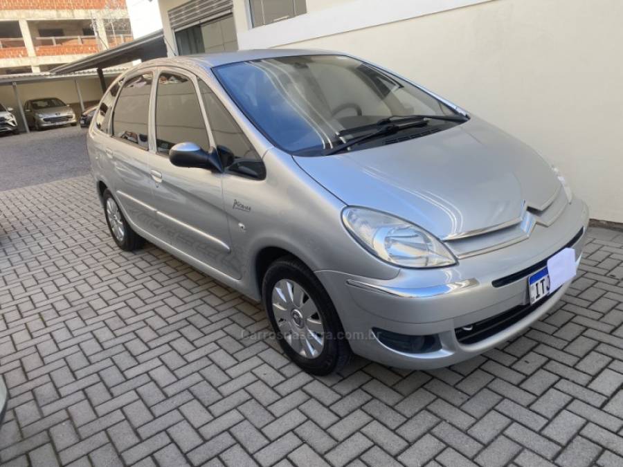 CITROËN - XSARA PICASSO - 2011/2012 - Prata - R$ 23.900,00