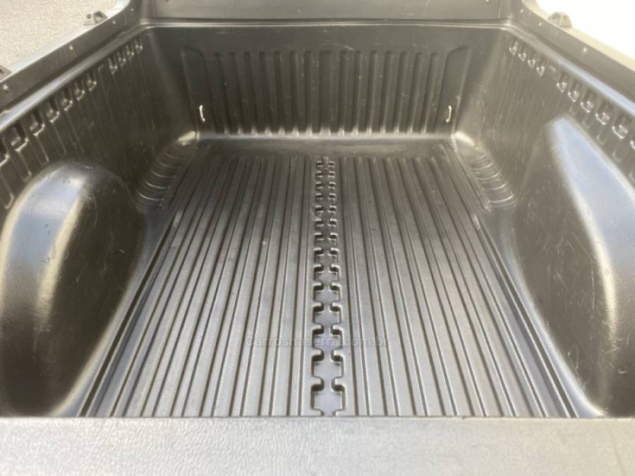 VOLKSWAGEN - SAVEIRO - 2017/2017 - Branca - R$ 55.900,00