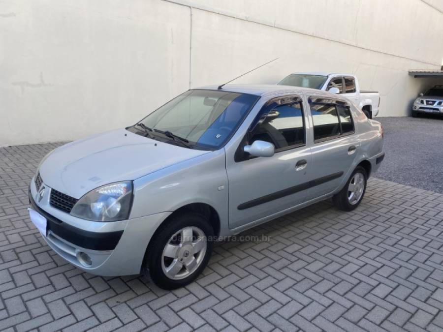 RENAULT - CLIO - 2004/2004 - Prata - R$ 19.900,00
