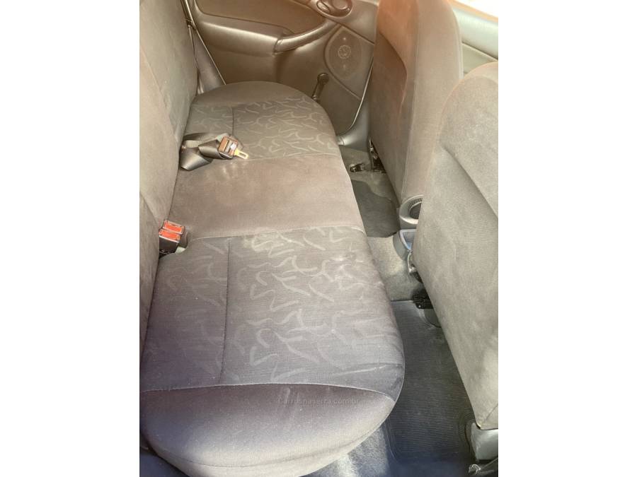 FORD - FOCUS - 2008/2008 - Prata - R$ 25.900,00